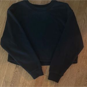 Cute cropped black sweatshirt by 90 degree by reflex!